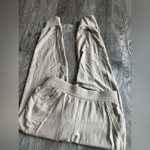 Like New Lululemon Tan Joggers, Size 6, 25”